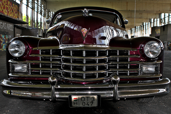 restauralt-Cadillac-Limited-1947-Series-62-front-view