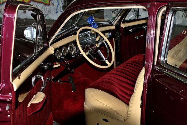 restauralt-Cadillac-Limited-1947-Series-62-kormany-mogott
